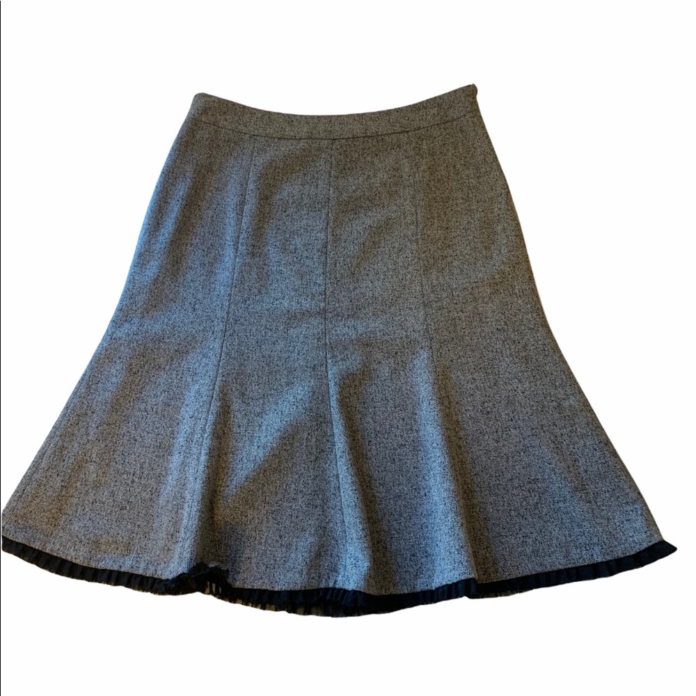 White House black market gray skirt size 4